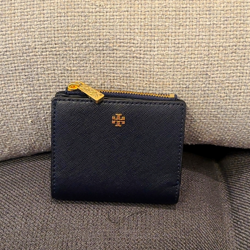 Tory Burch zipper wallet